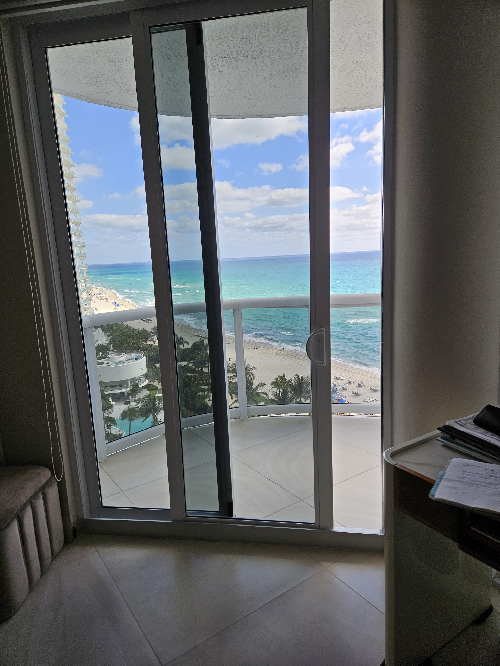 Professional sliding door repair in South Florida